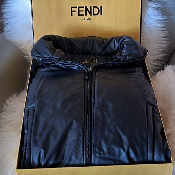 Authentic FENDI Tessuto Nylon Jacket - Picture 8 of 17
